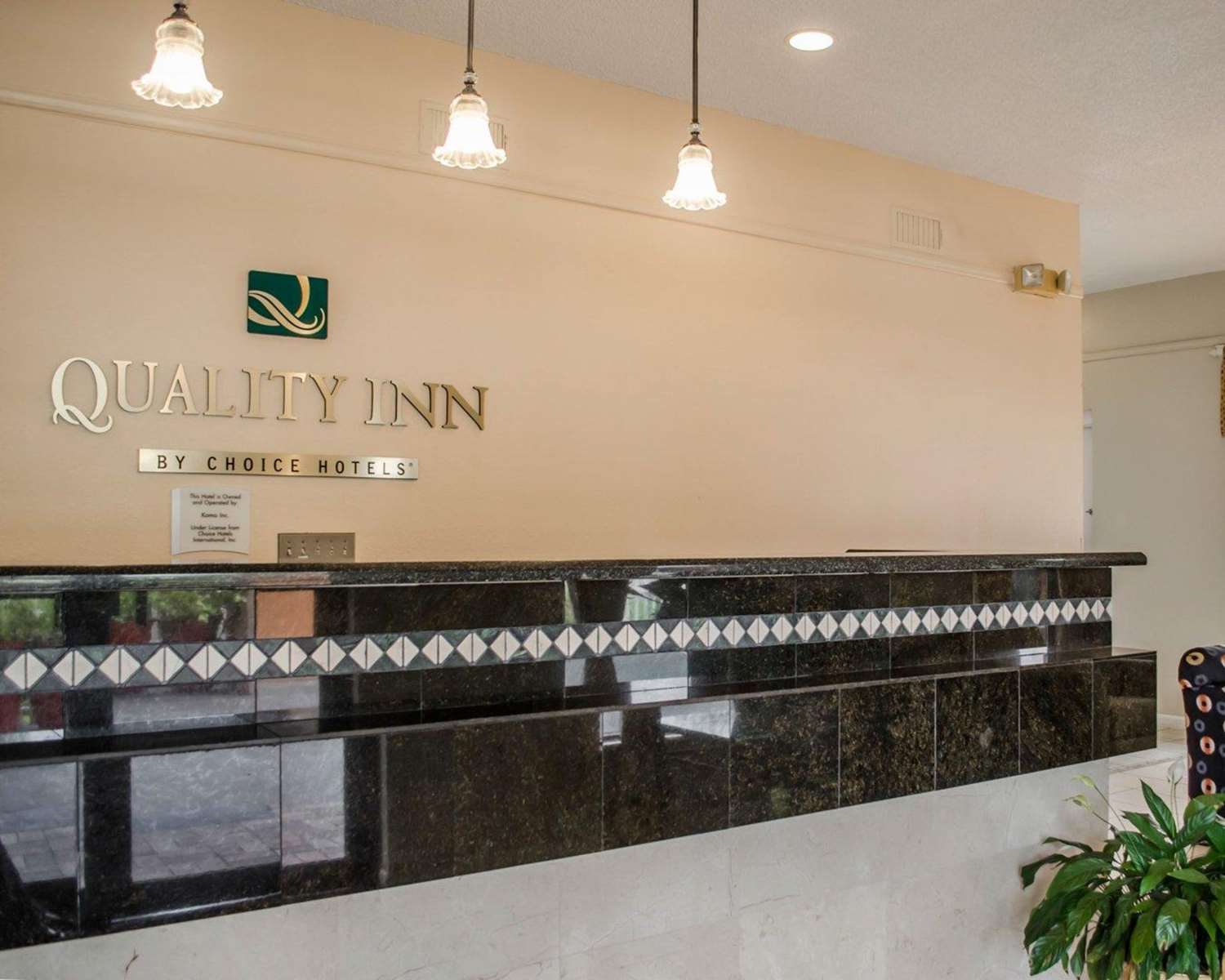 Quality Inn near Manatee Springs State Park 4/12