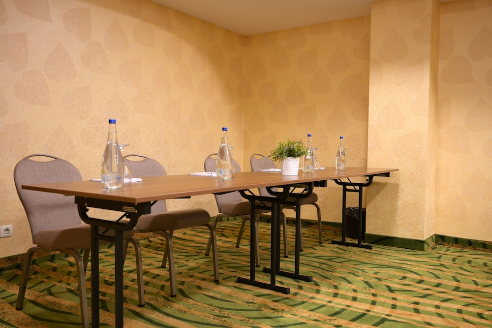 Karpos Hotel 41/50