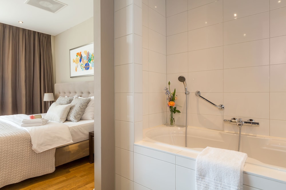 Boutique Hotel Lumiere 10/28
