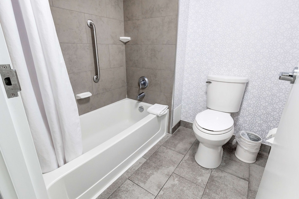 Hampton Inn Suites By Hilton Brantford 22/41