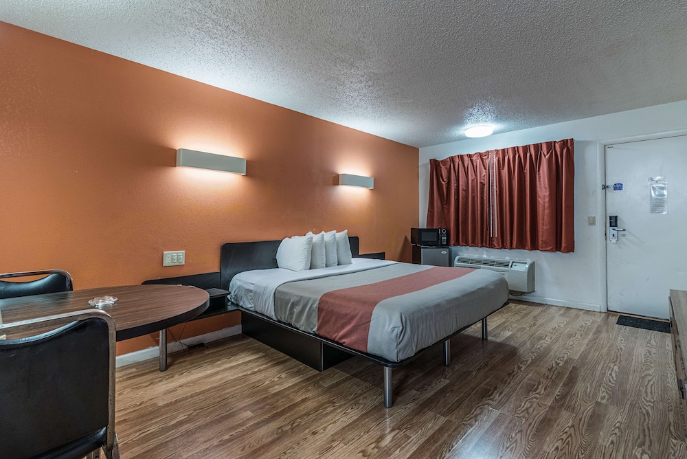 Motel6 Albany, NY - Airport 25/56