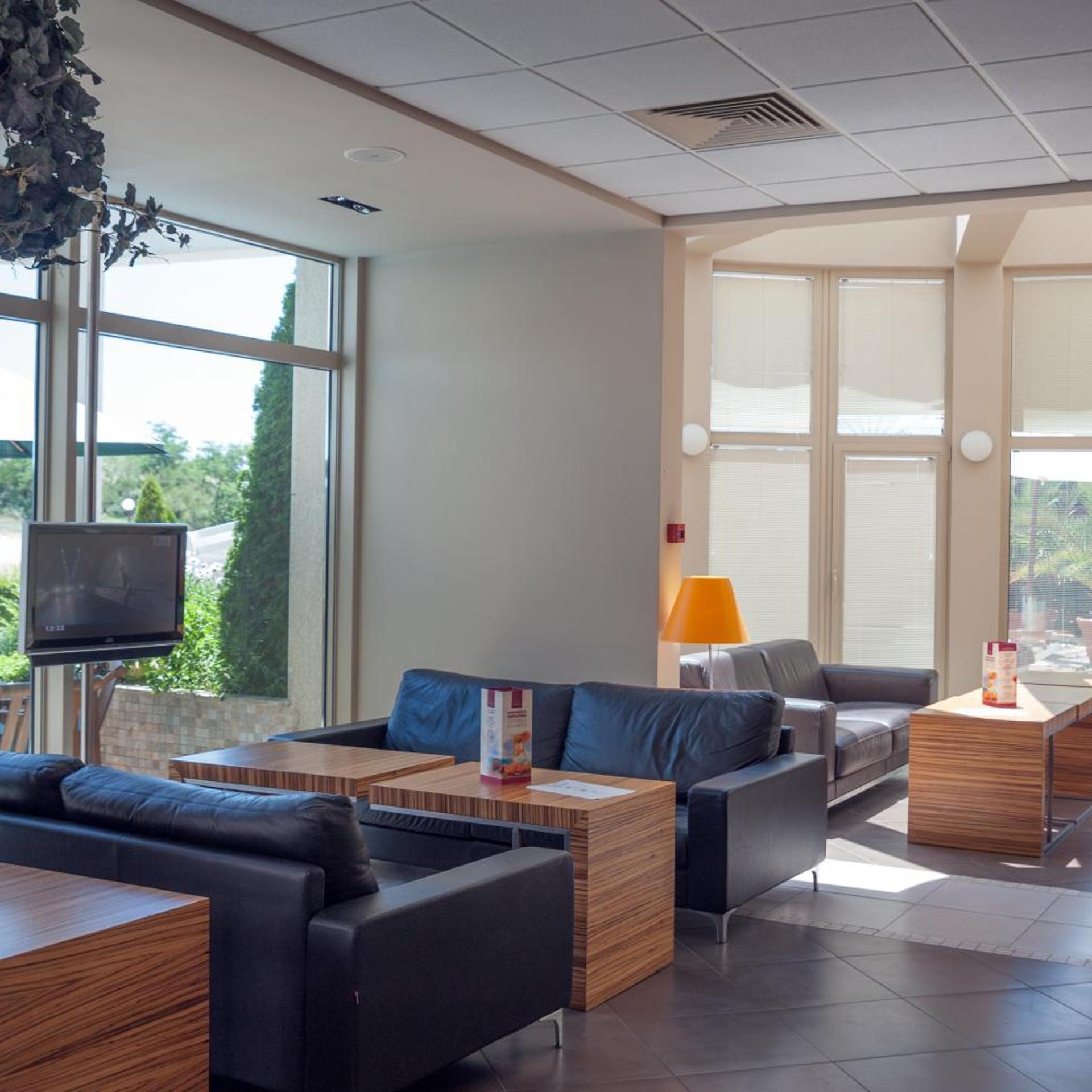 Jeravi Hotel 35/56