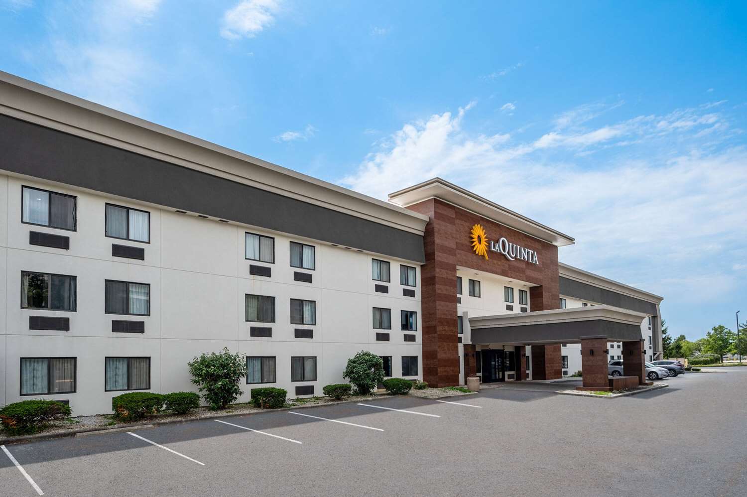 La Quinta Inn By Wyndham Indianapolis Airport Executive Drive 33/37