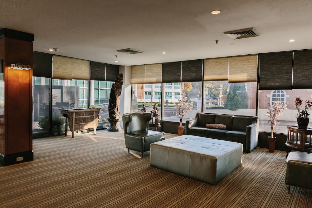 Stamford Suites Hotel 6/43