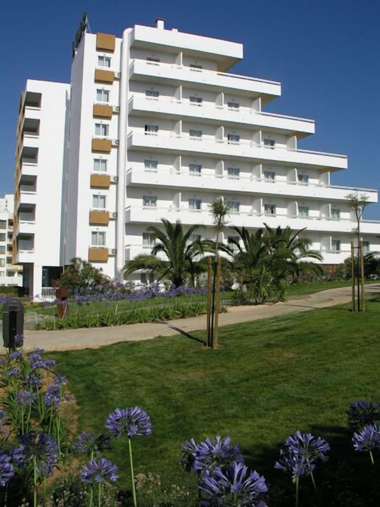 Luar Hotel 44/47