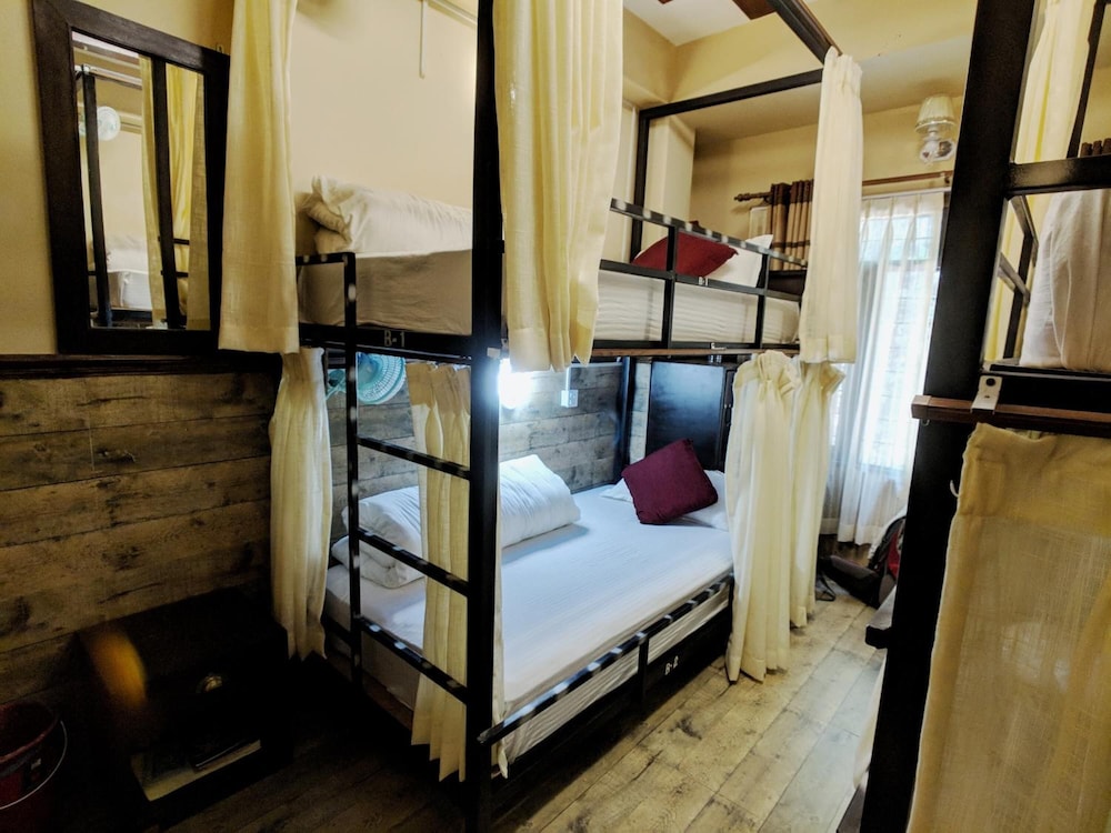 Hotel Forest Lake Backpackers' Hostel 12/25