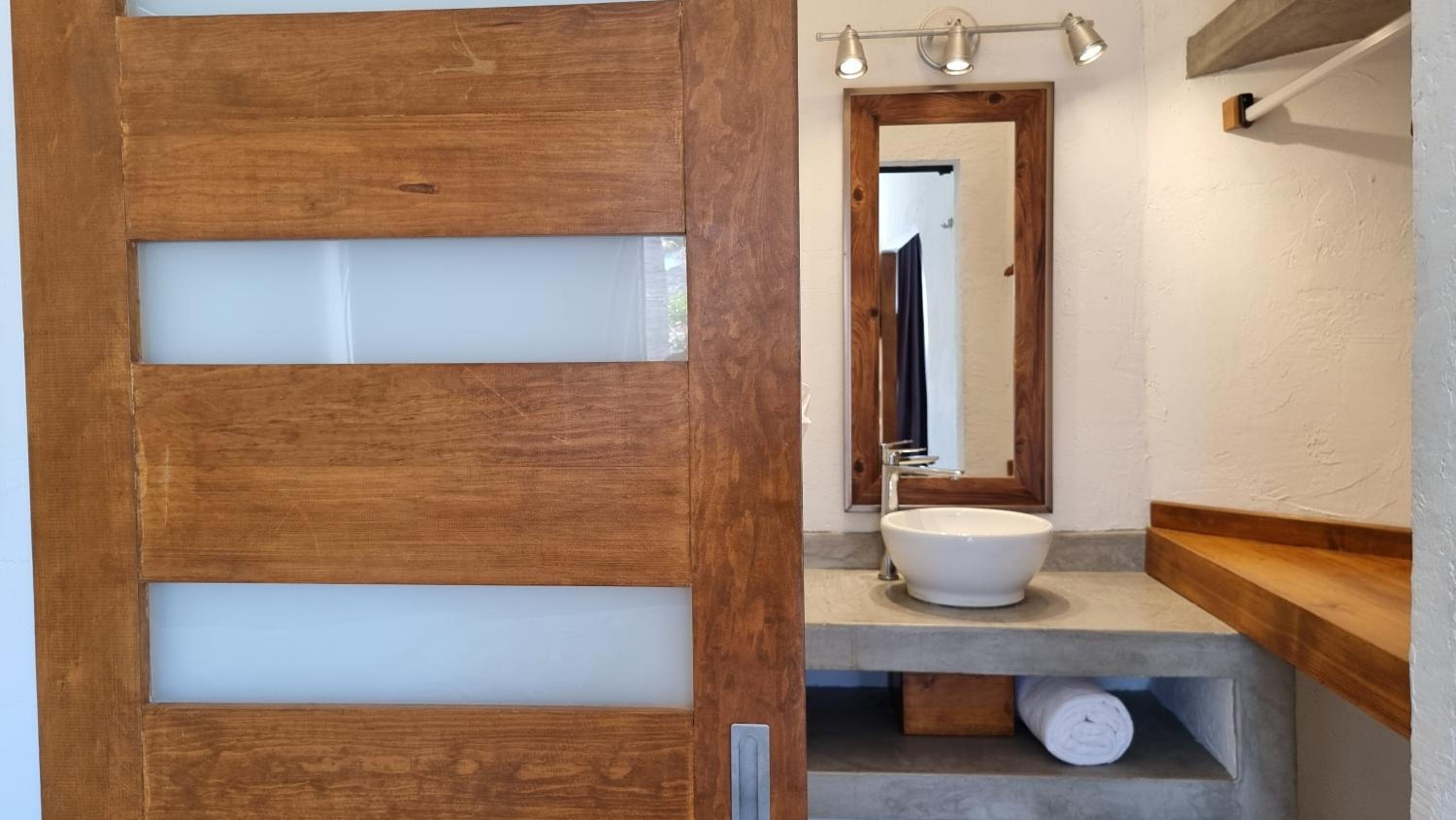 Renovated, Superior, 2 Double Beds، Buena Vista Oceanfront & Hot Springs Resort 9/10