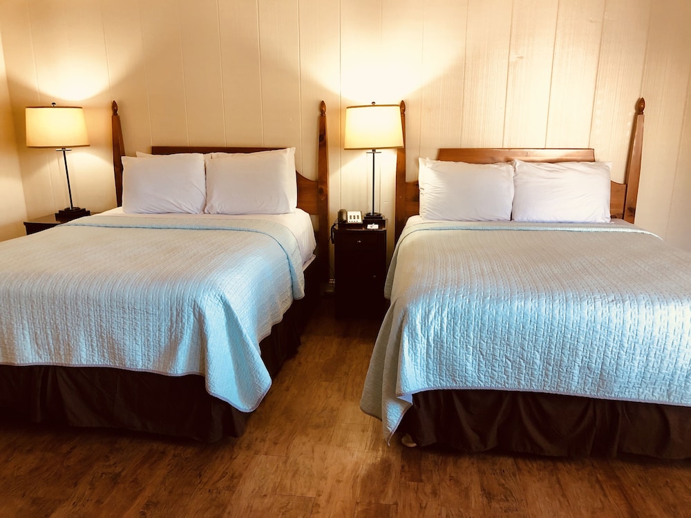 Carmel Resort Inn 29/72