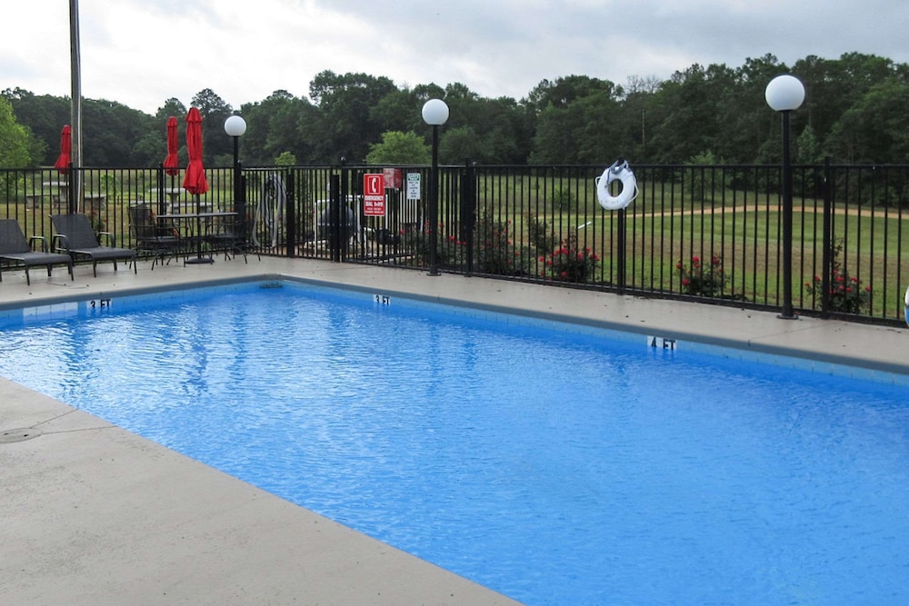 Econo Lodge Cuthbert, GA 5/18