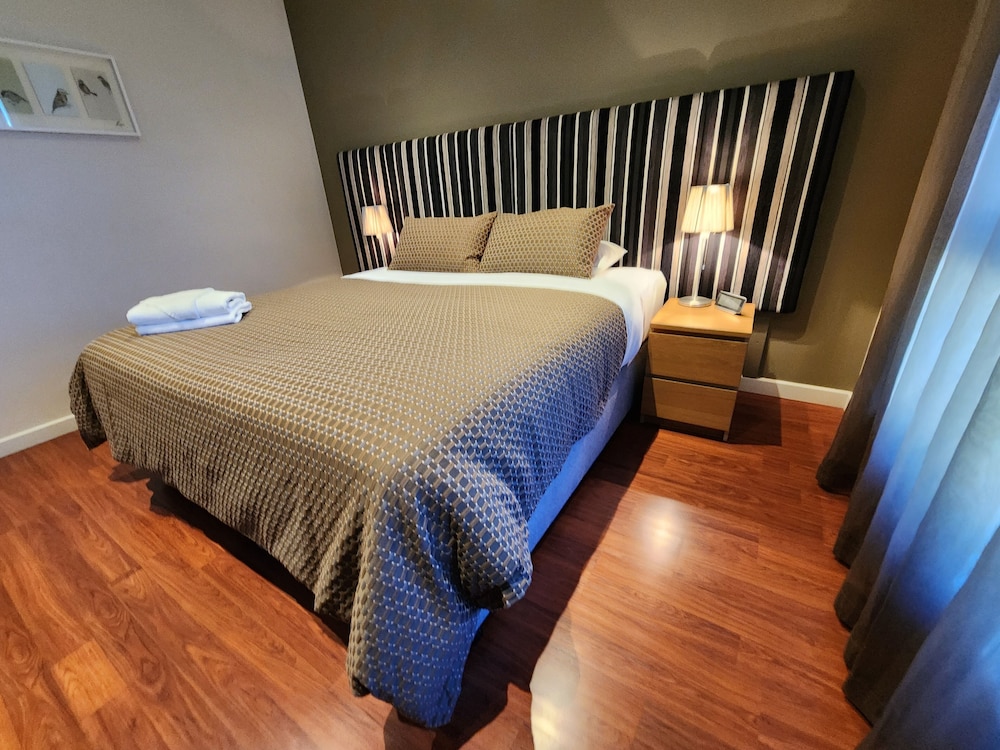 2 BEDROOMS, DELUXE, APARTMENT