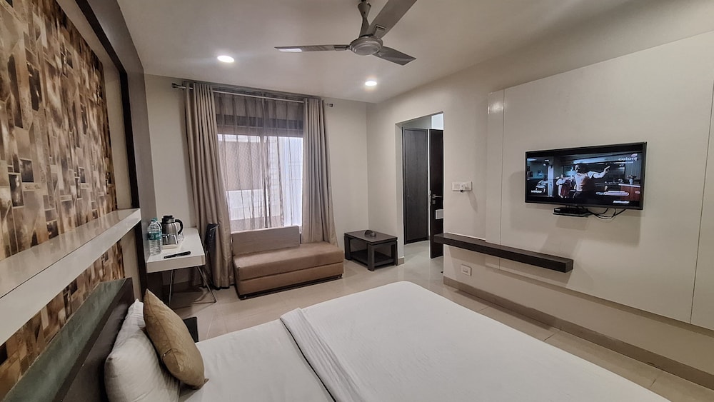 HOTEL ALANKAR PALACE 14/24