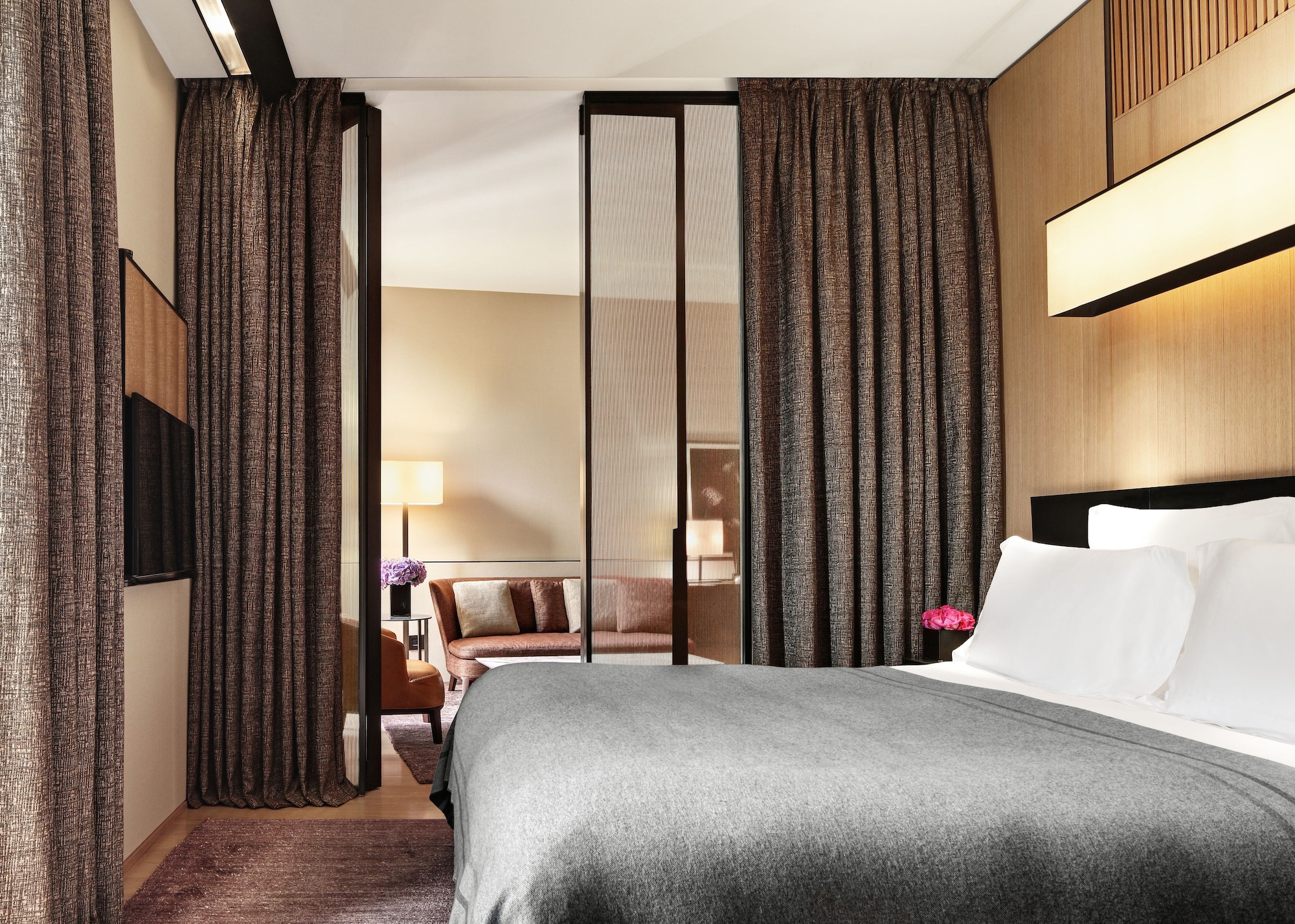 جناح سوبيريور بسرير كينج بإطلالة على الحديقة بغرفة نوم واحدة، Bulgari Hotel Milano 4/10
