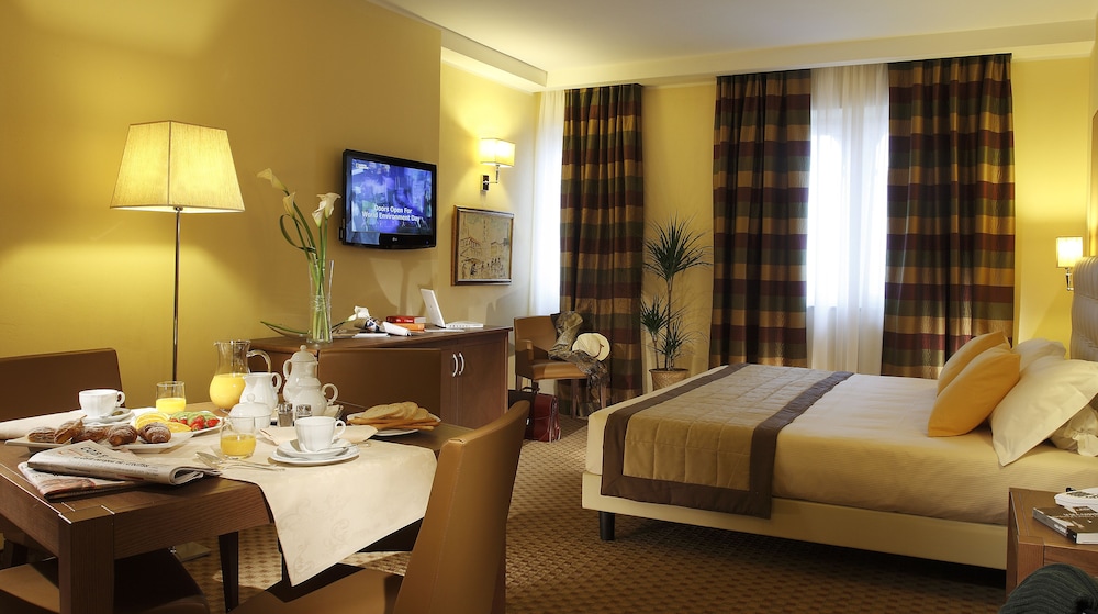 Best Western Grand Htl Guinigi 27/62
