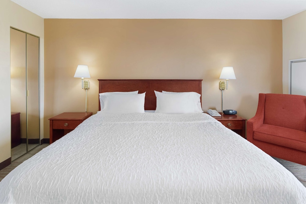 Hampton Inn Columbus North 10/37