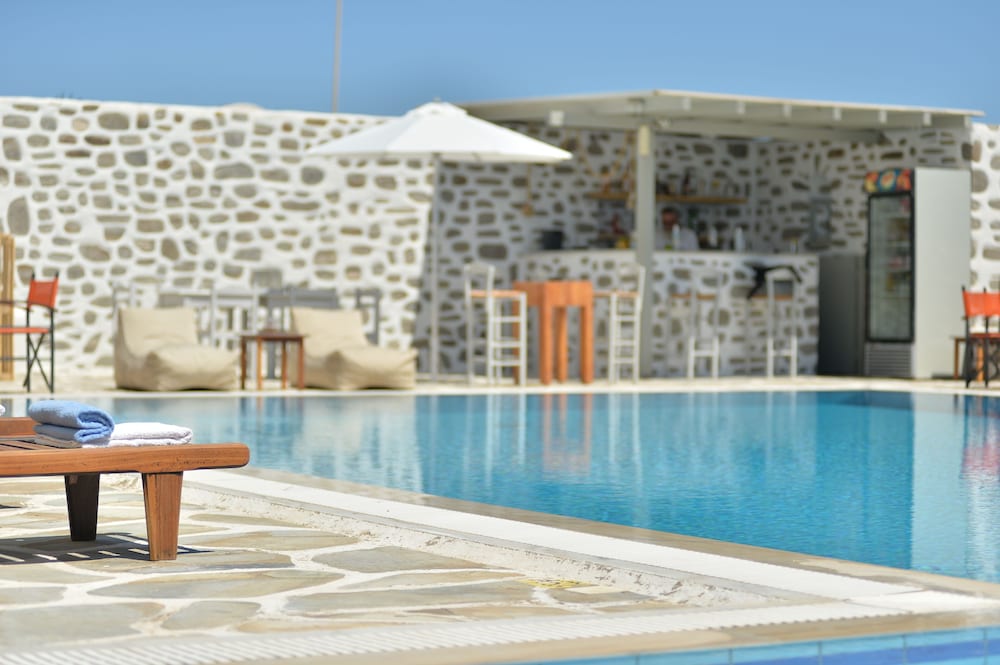Summer Shades Hotel 59/64