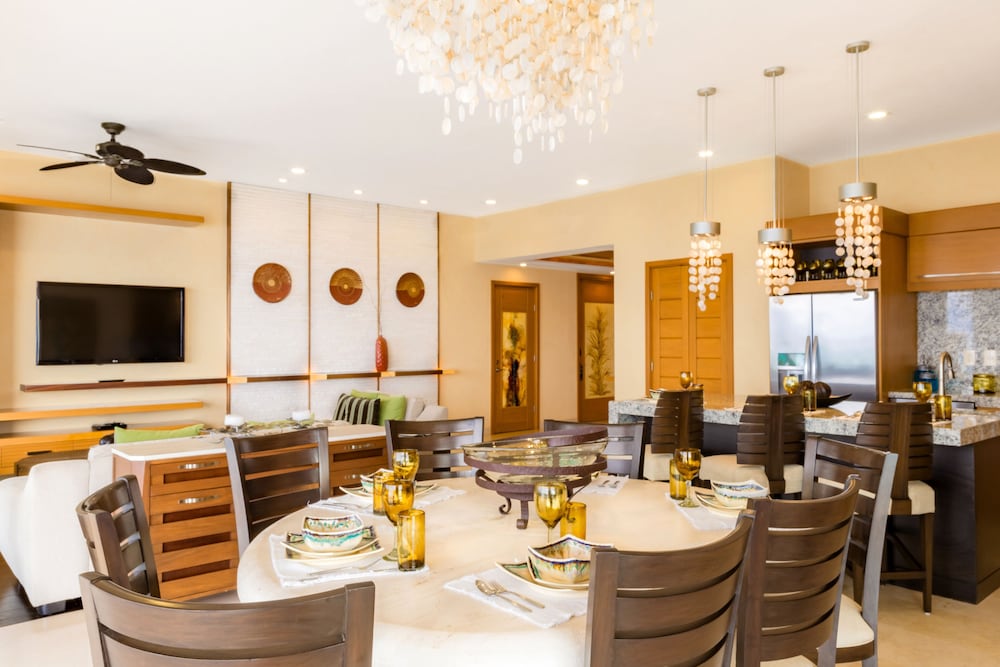 Garza Blanca Residences 63/74