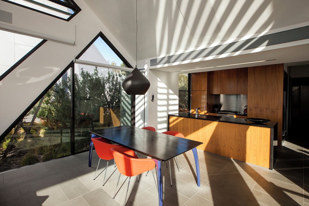 Mona Pavilions 8/50