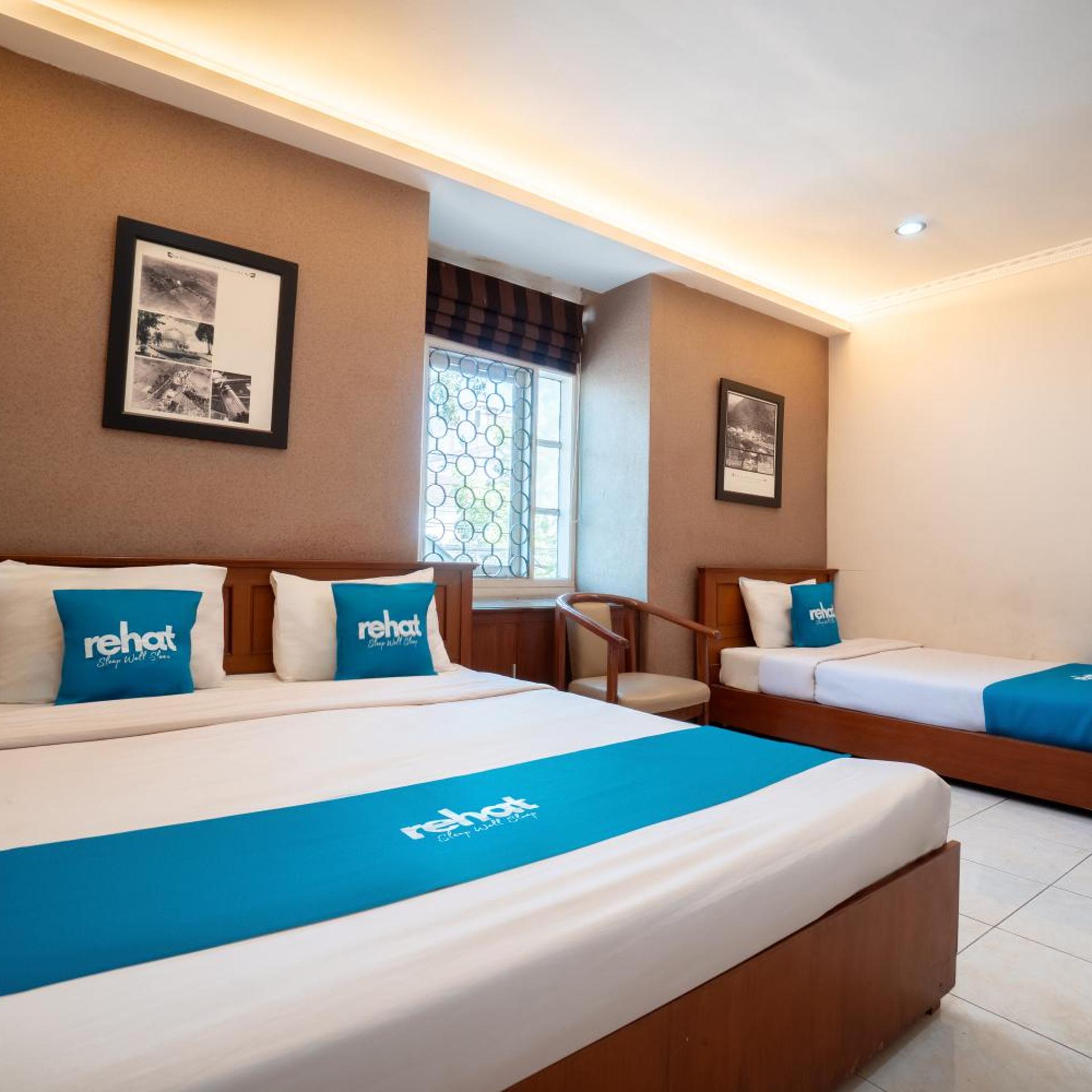 Rehat at Hotel 10 Buah Batu 18/50