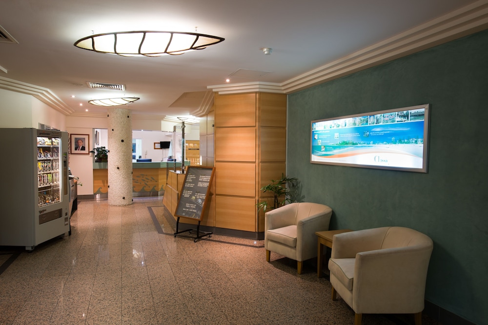 Beachcomber International Resort 28/37