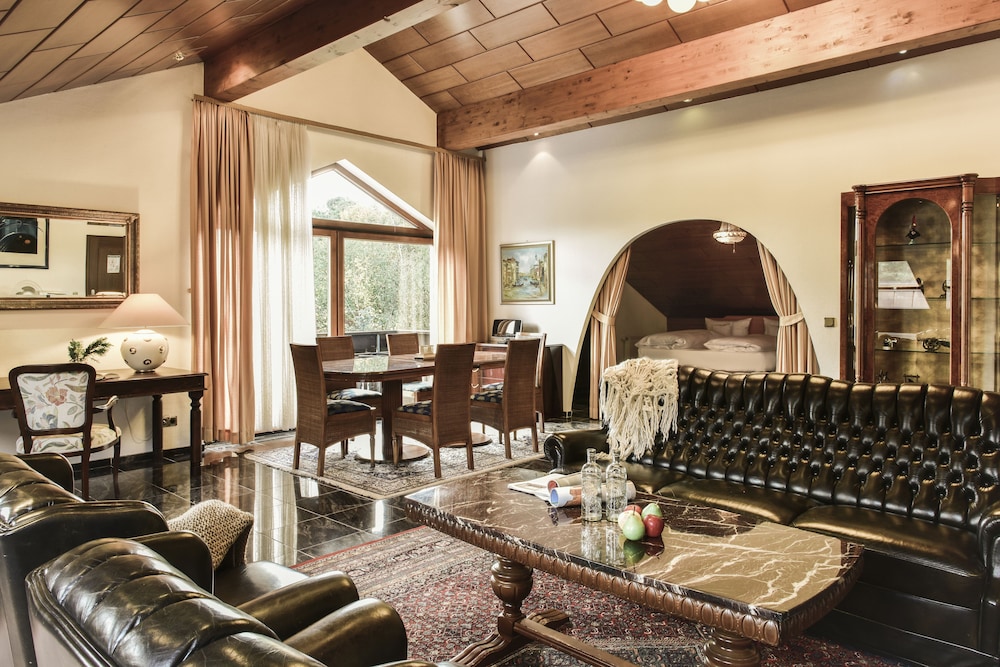Hotel Restaurant Barbarossahof 50/72