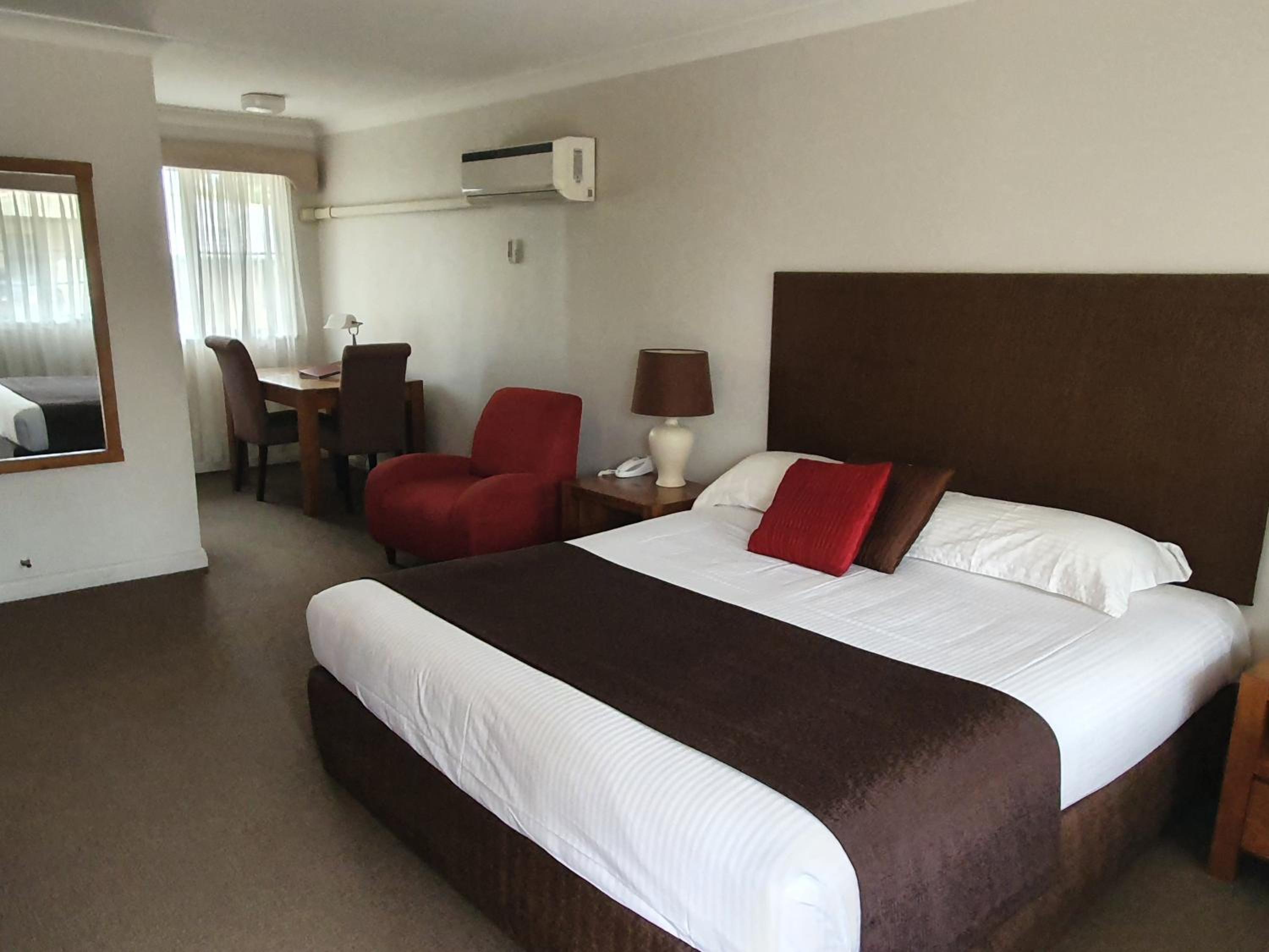 Executive, King Bed