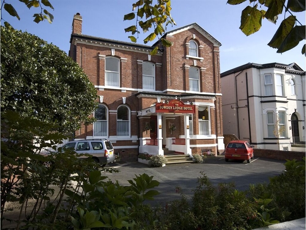 Bowden Lodge Hotel 44/50