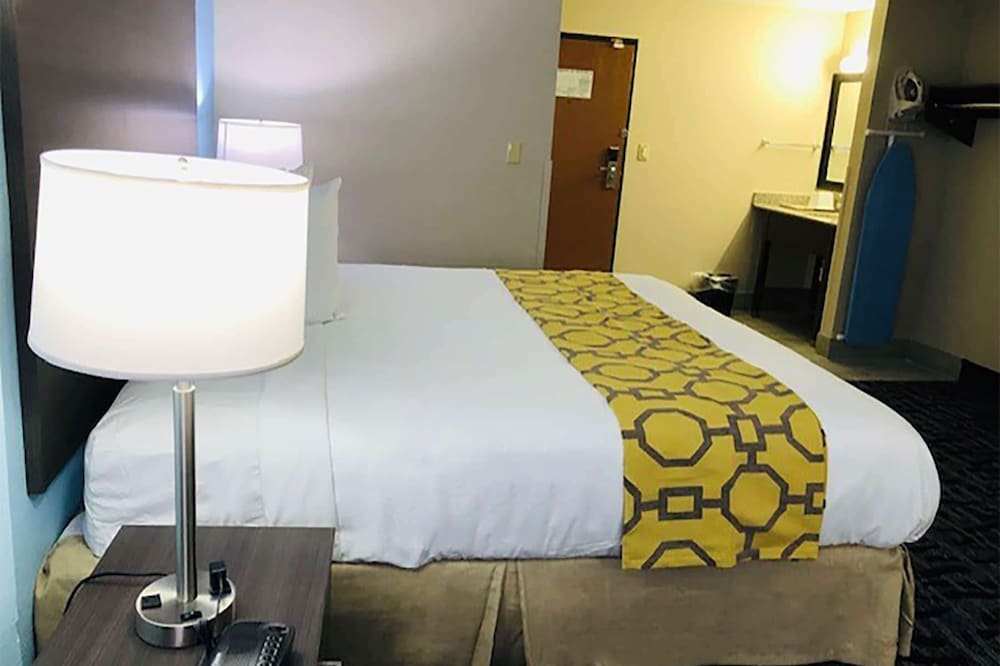 Baymont By Wyndham Joliet 27/50