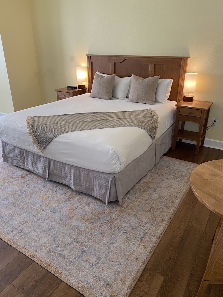 ROOM, KING BED, ANNEX