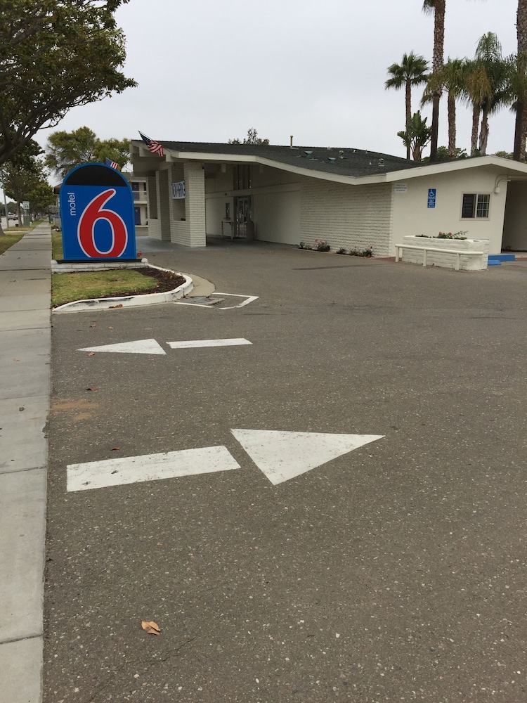 Motel6 Santa Maria, CA - South 34/56