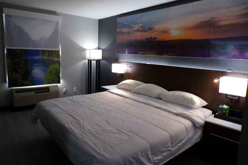 Luxor Inn and Suites, a Travelodge by Wyndham 12/23