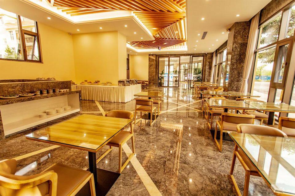 Xiniaogu Holiday Hotel 25/28