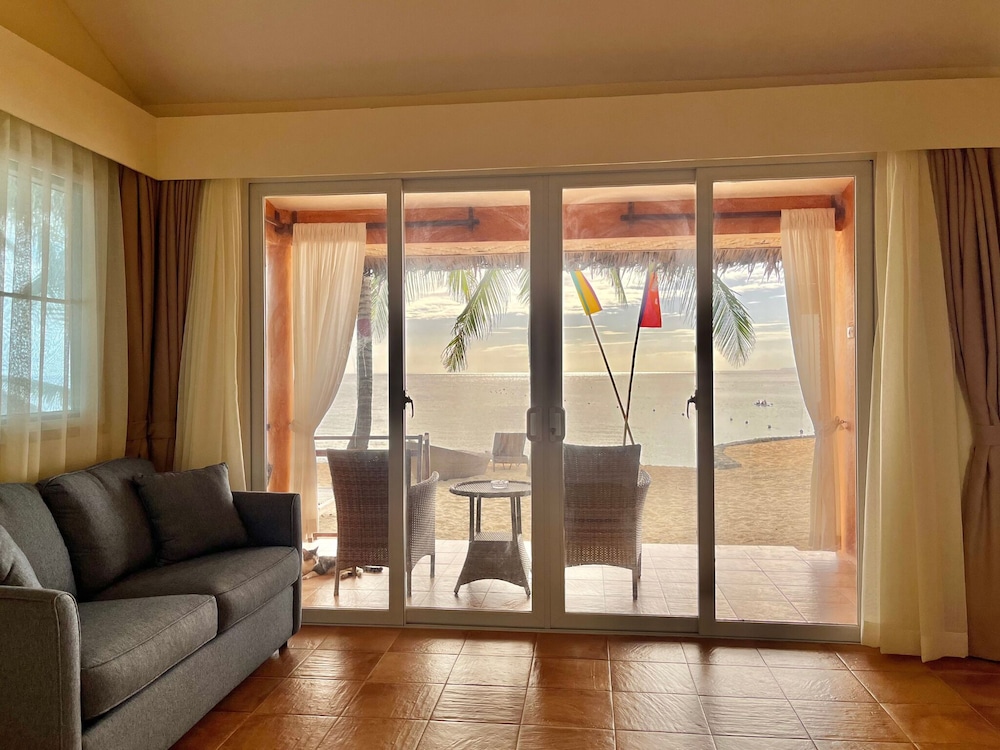 Coco Grove Beach Resort 34/50