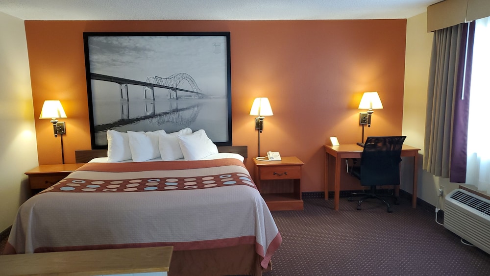Super 8 by Wyndham Waverly 14/57