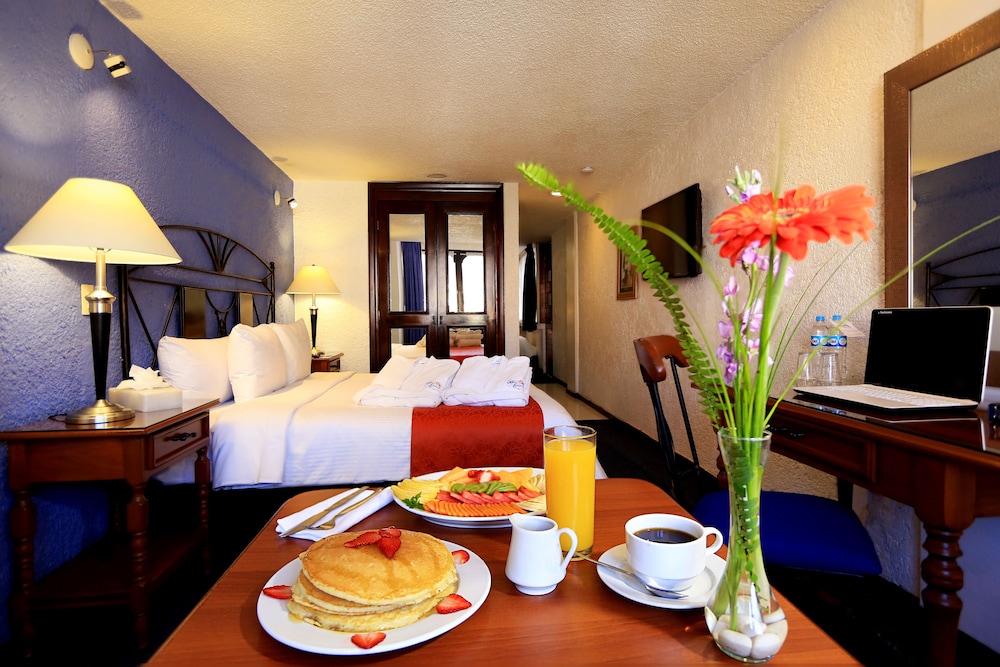 Hotel Emily 39/46