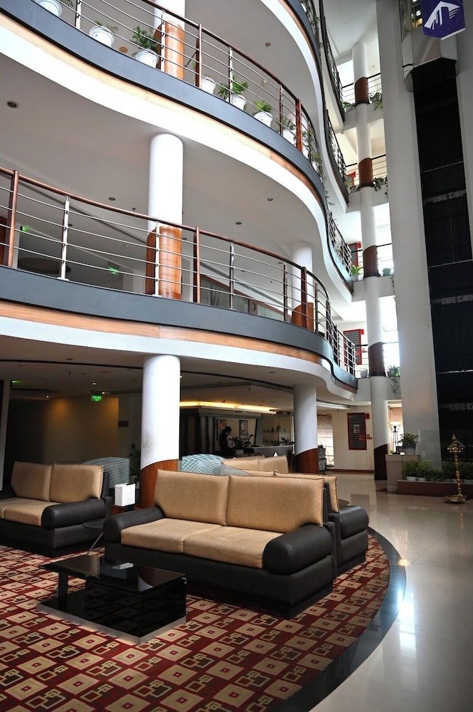 The Mercy Luxury Business Hotel 6/23