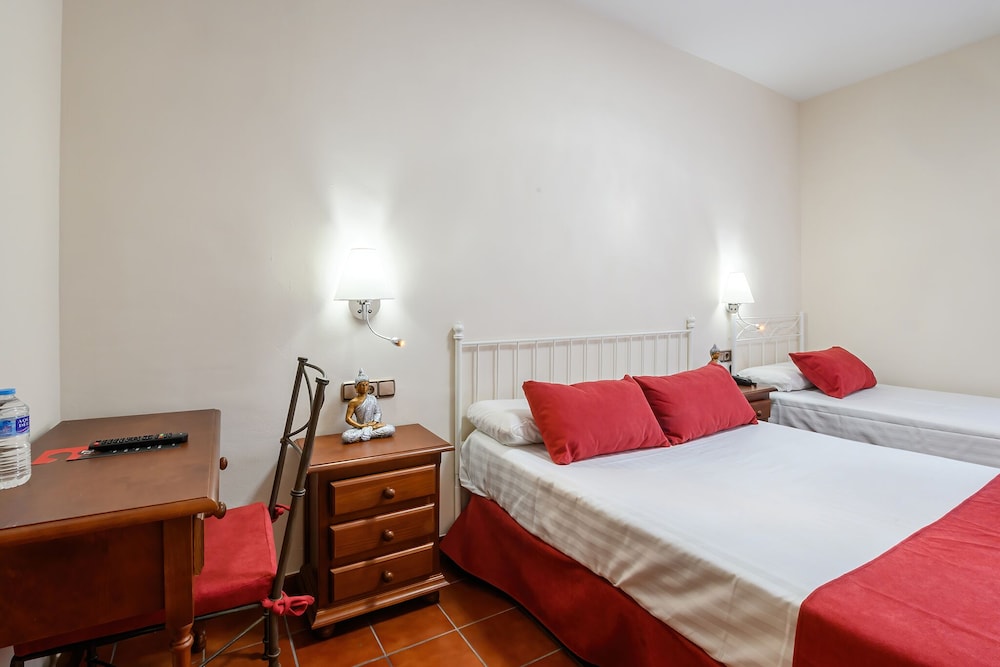 Hotel H28 Camas 5/24