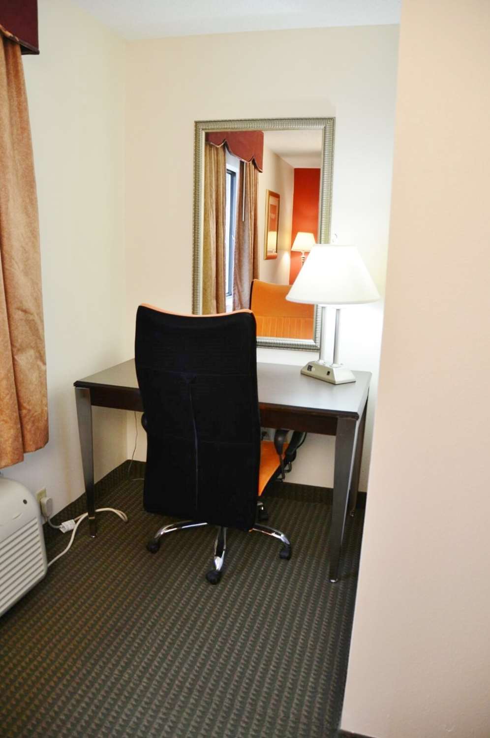 Country Hearth Inn & Suites Kenton 45/47