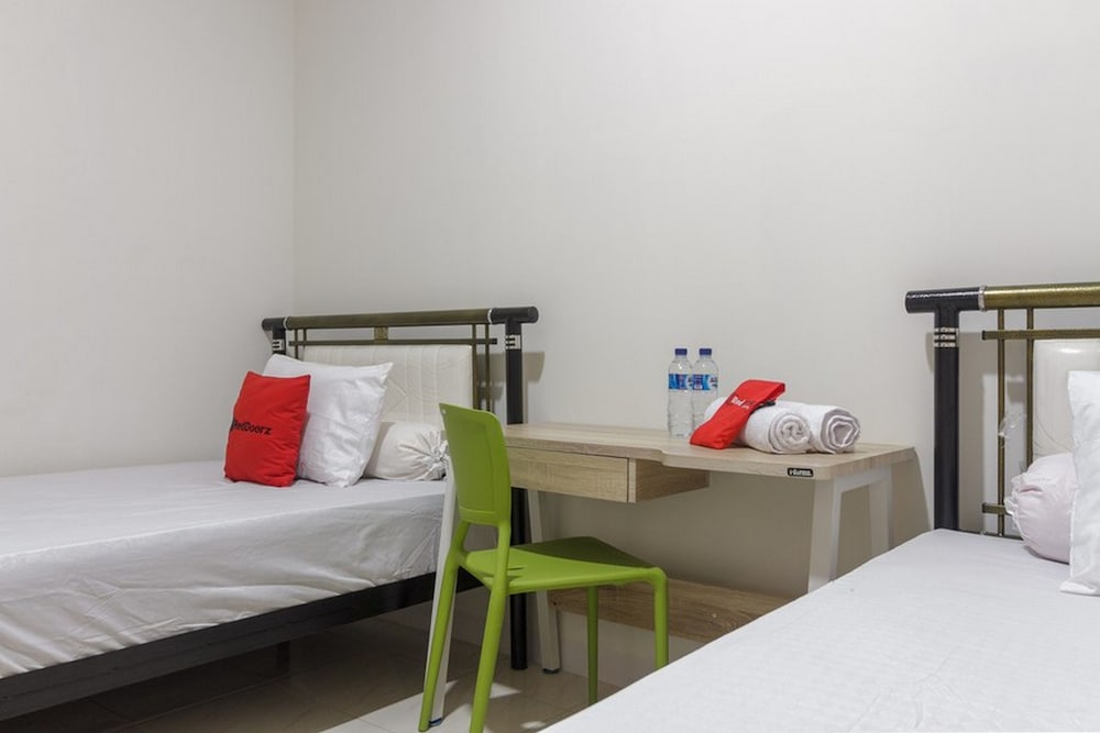 Hotel O Rappocini Near Rsia Paramount 27/45