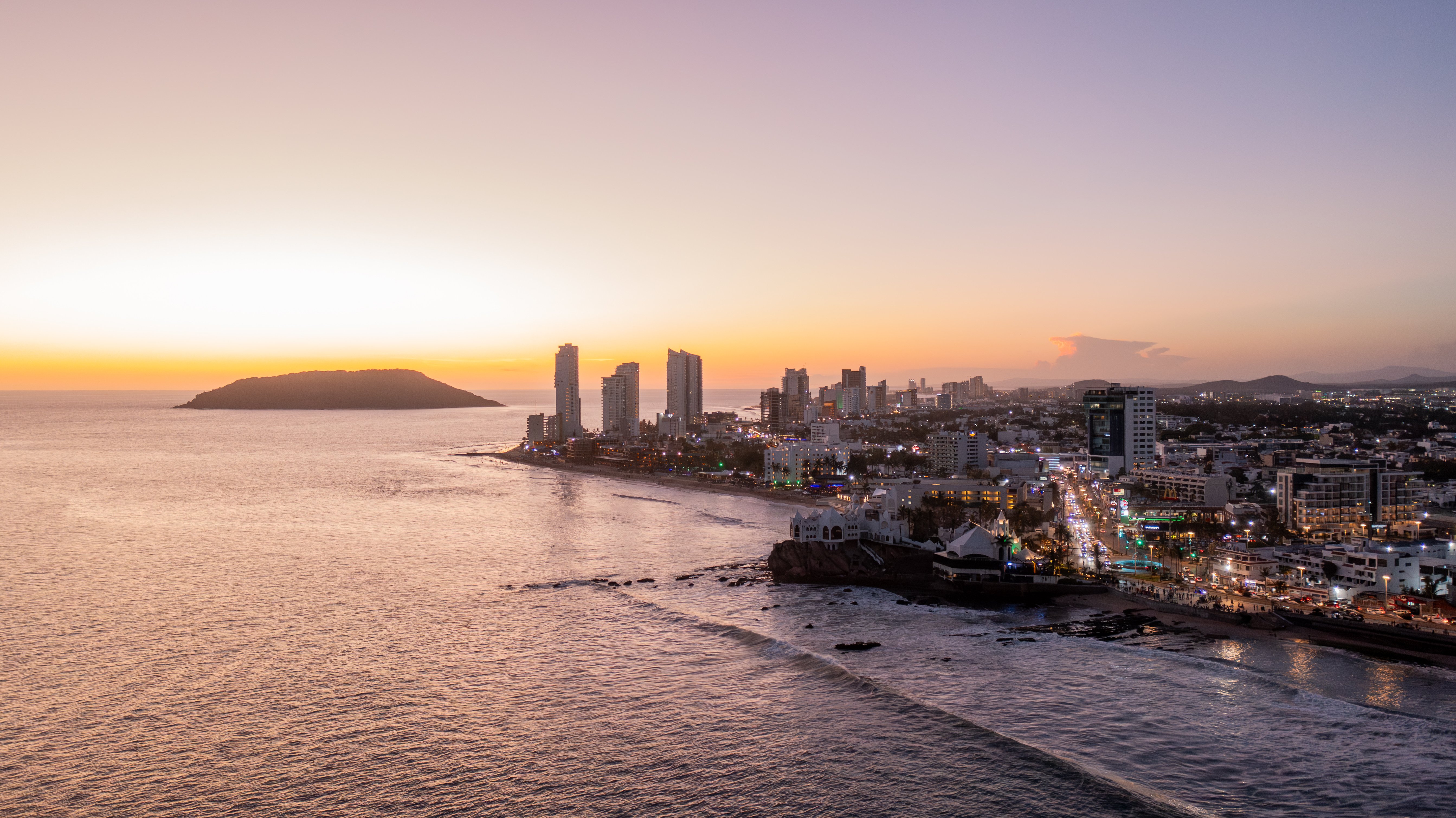Holiday Inn Express & Suites MAZATLAN 45/50