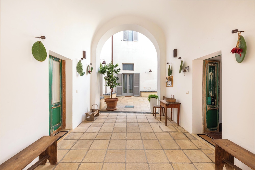 Palazzo San Giovanni 9/50