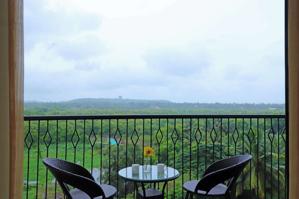 Golden Tulip Candolim Goa 73/77