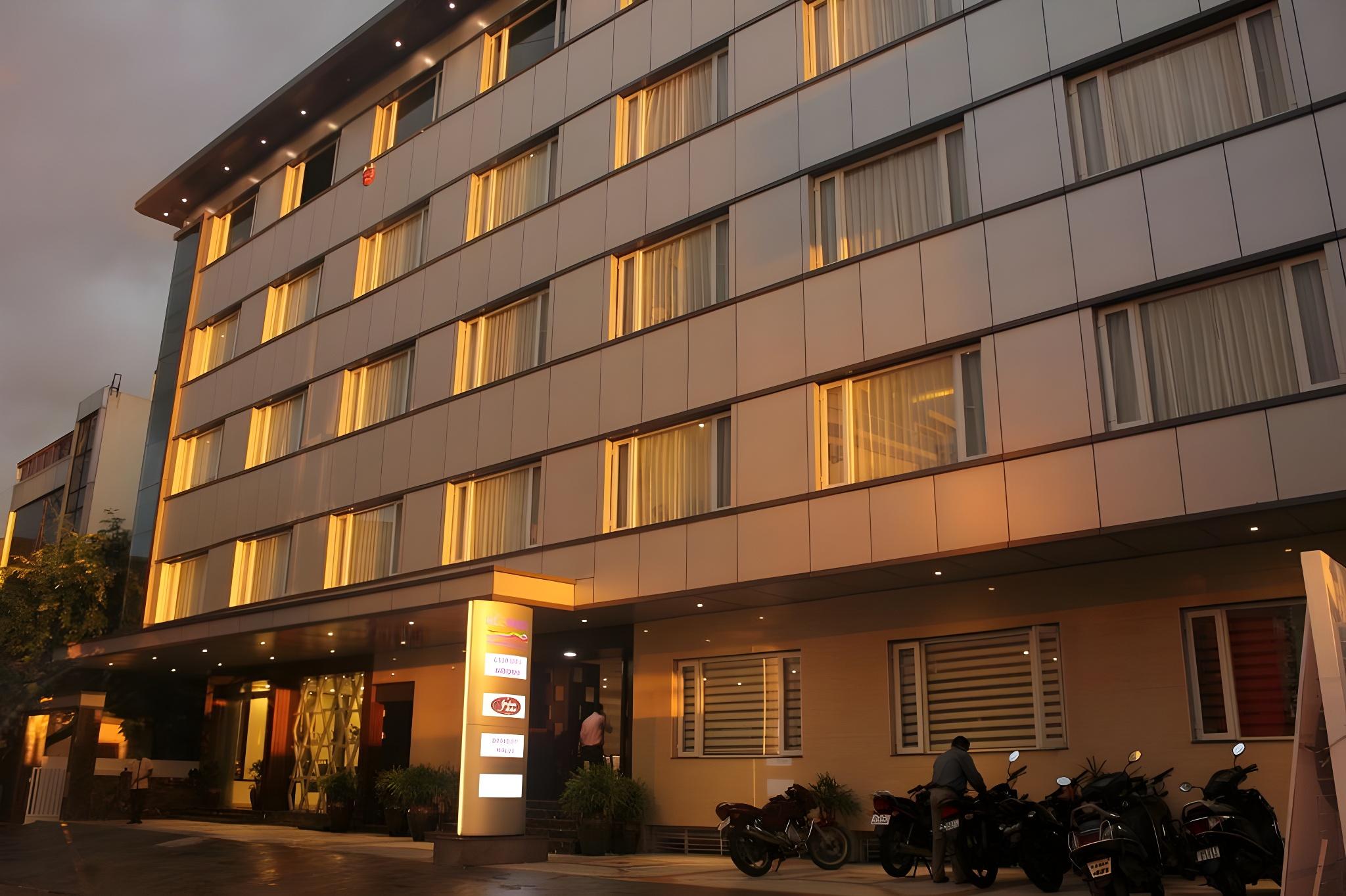Attide Biz Hotel 1/24