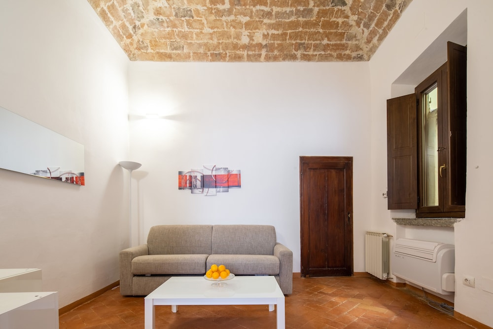 Lian Home in Florence 6/19