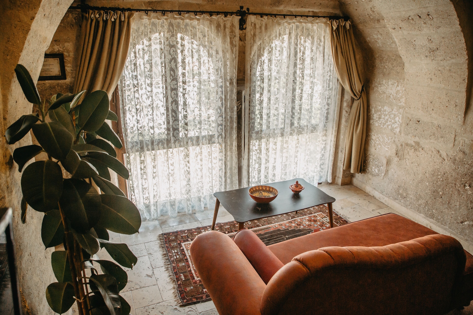 Cave, Suite, King Bed