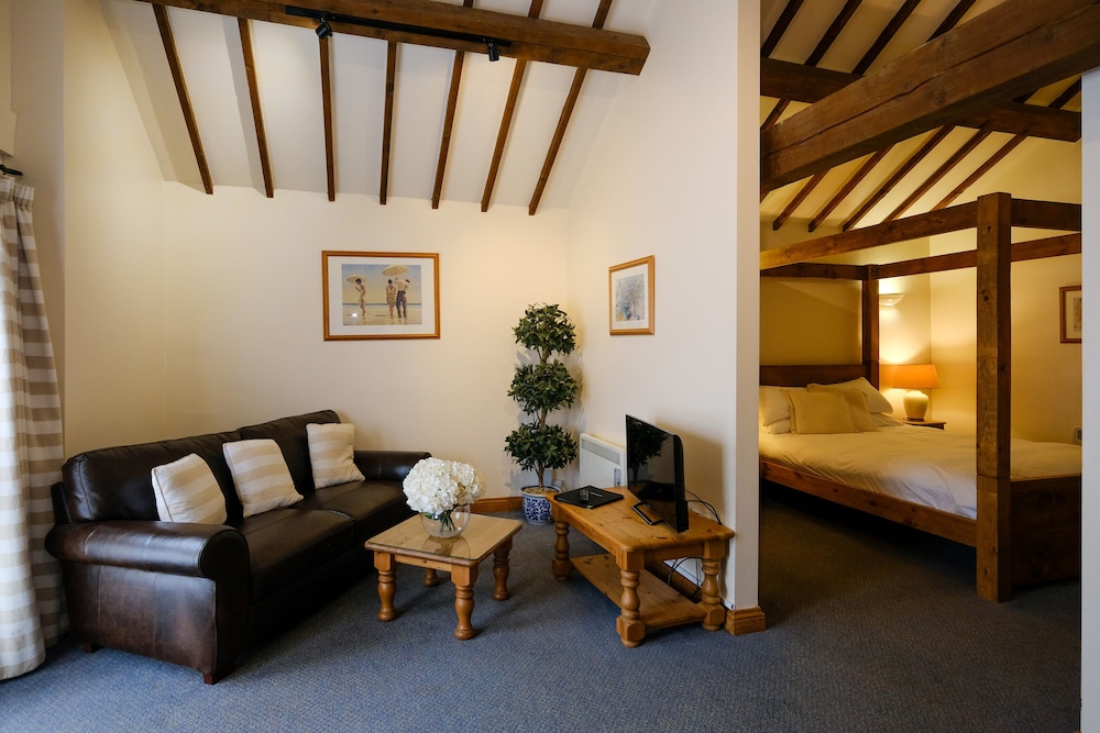 Church Farm Lodge 24/50