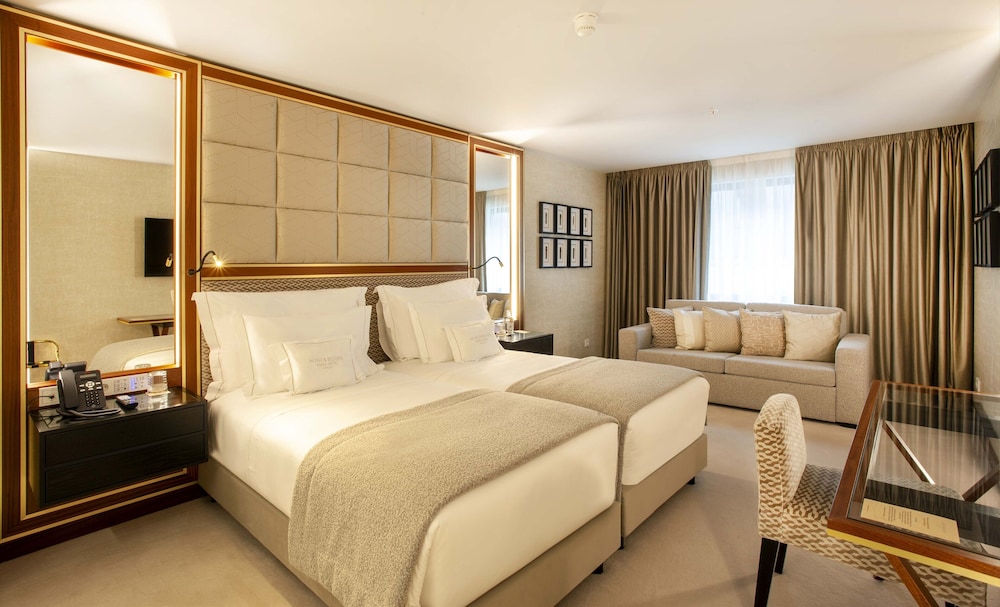 PLUS, PREMIUM, DOUBLE OR TWIN BED
