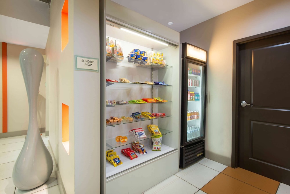 La Quinta Inn & Suites by Wyndham Harrisburg-Hershey 40/51