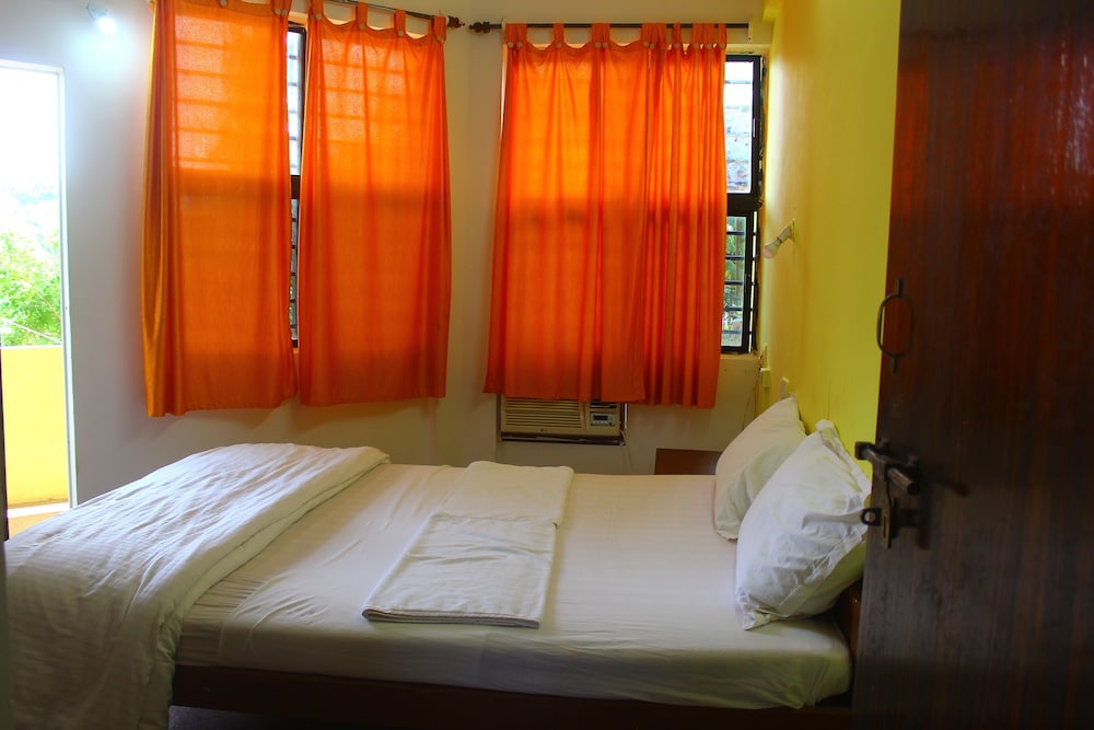 Poonam Village Resort 24/50