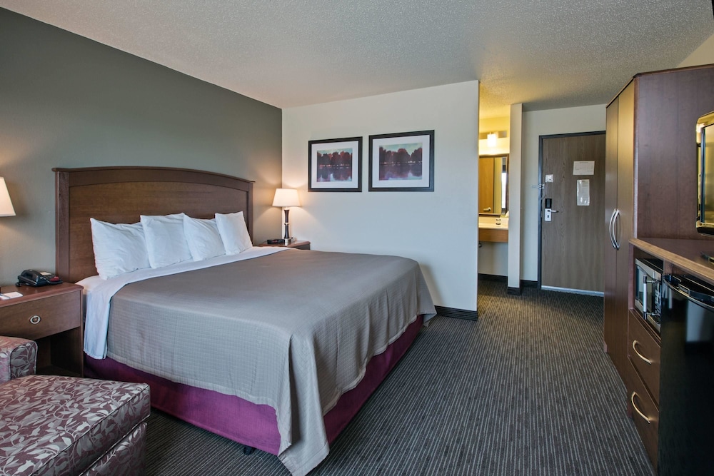 Americinn By Wyndham Grundy Center 8/23