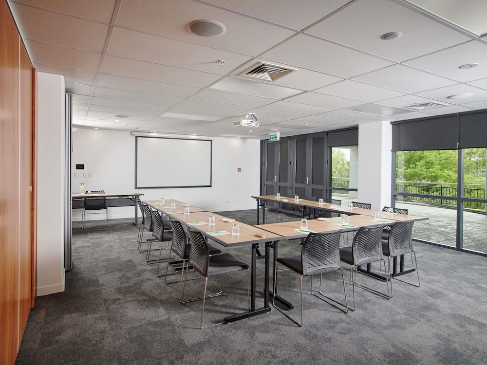 Ibis Hamilton Tainui 50/57